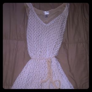 Maternity sleeveless shirt by motherhood